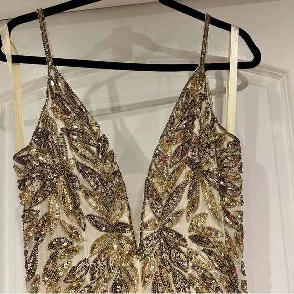 MAC DUGGAL | EMBELLISHED LEAF EVENING GOWN #5107 - Picture 5 of 14